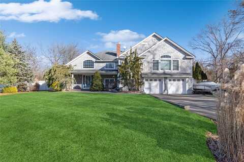 14 Wakefield Road, Hampton Bays, NY 11946
