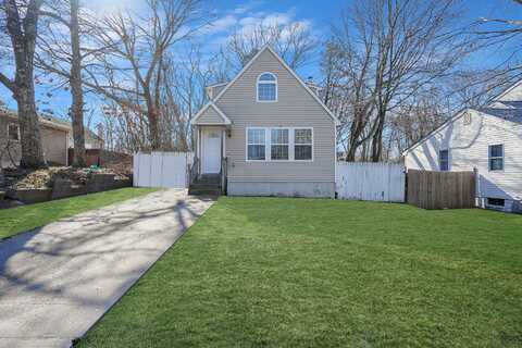 14 Hawthorne Street, Mastic, NY 11950