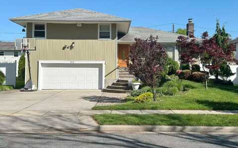 103 Birchwood Park, Jericho, NY 11753
