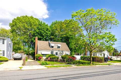 15 Underhill Avenue, Hicksville, NY 11801
