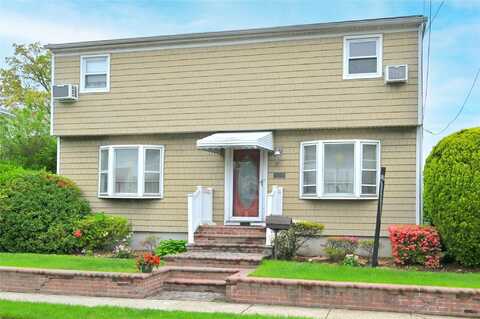 702 Stewart Avenue, Bethpage, NY 11714