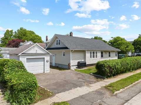 175 N Columbus Avenue, Freeport, NY 11520