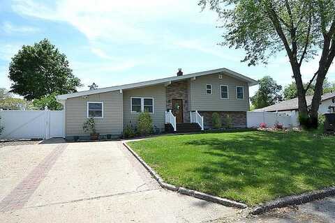 127 W Court Drive, Centereach, NY 11720
