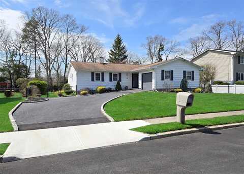 18 Norma Boulevard, Holbrook, NY 11741