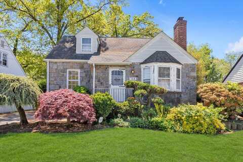 104 E Fenimore Street, Valley Stream, NY 11580