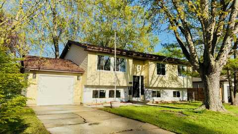 527 Northgate Road, Lindenhurst, IL 60046