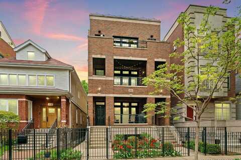 3820 N GREENVIEW Avenue, Chicago, IL 60613
