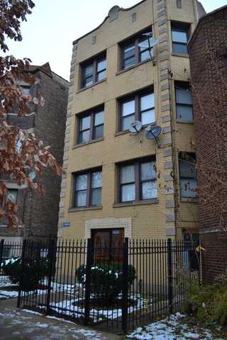 2948 W Nelson Street, Chicago, IL 60618