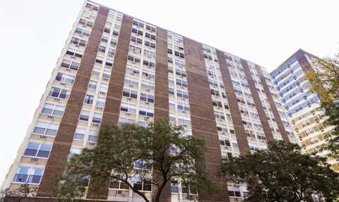 3033 N Sheridan Road, Chicago, IL 60657