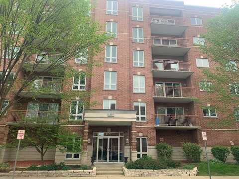 1327 E Washington Street, Des Plaines, IL 60016