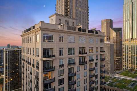 10 E Delaware Place, Chicago, IL 60611