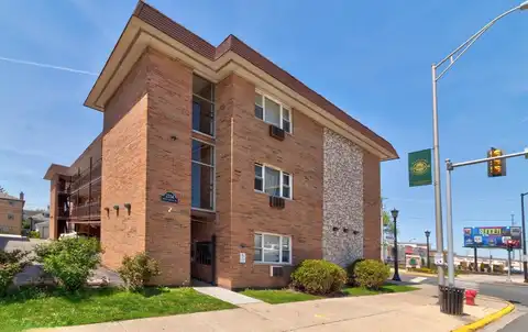 2334 N Harlem Avenue, Elmwood Park, IL 60707