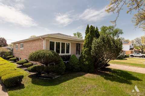6755 W 87th Place, Oak Lawn, IL 60453
