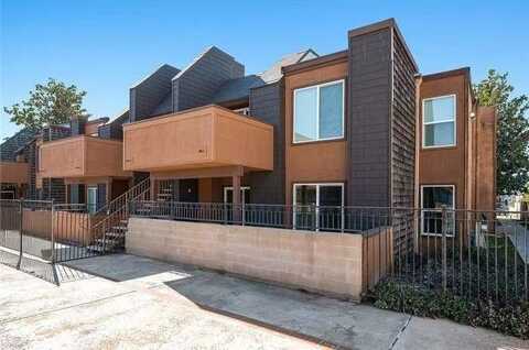 9020 Newport Avenue, Fontana, CA 92335