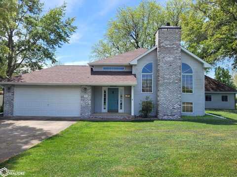 707 E Pleasant Valley Street, Sigourney, IA 52591