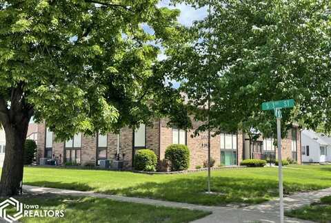 403 2Nd Avenue E, Oskaloosa, IA 52577