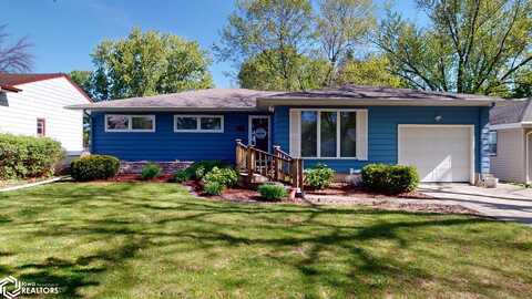 920 14th St SE, Mason City, IA 50401