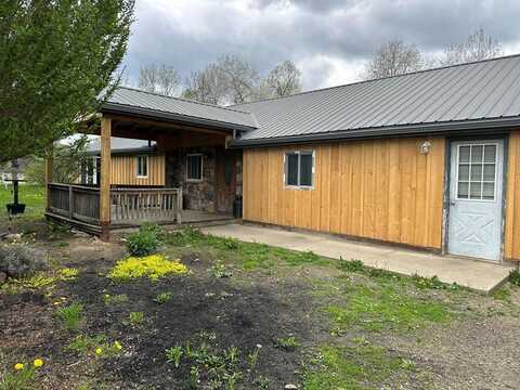 146 Academy St., Genesee, PA 16923