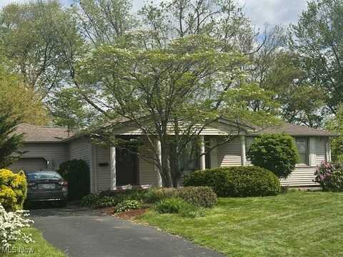 2284 Venloe Drive, Poland, OH 44514