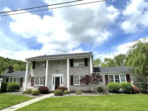 220 Country Club Boulevard, Weirton, WV 26062