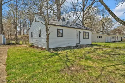 414 10th Street NE, North Canton, OH 44720
