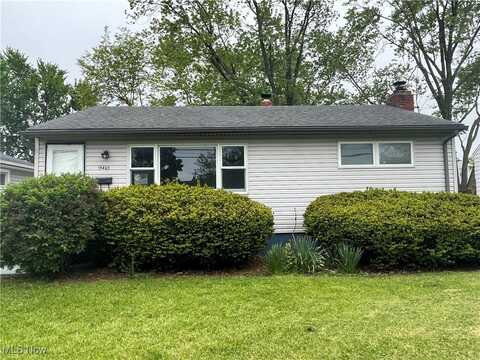 15403 Remora Boulevard, Brook Park, OH 44142
