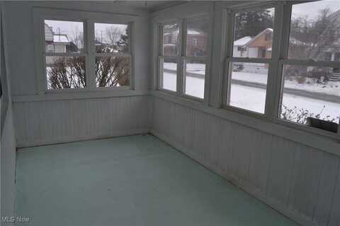 8153 Lindberg Street, Masury, OH 44438