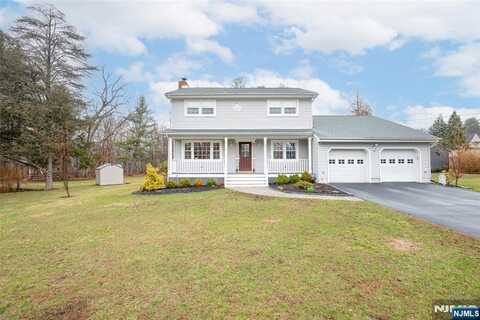 54 Saratoga Drive, Oakland, NJ 07436