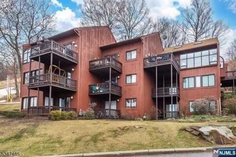 4 Winter Park Drive 4, Vernon, NJ 07462