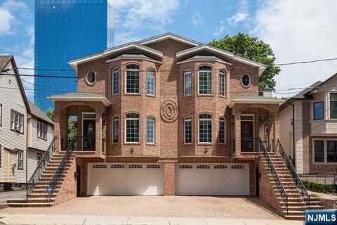 153 Old Palisade Road, Fort Lee, NJ 07024