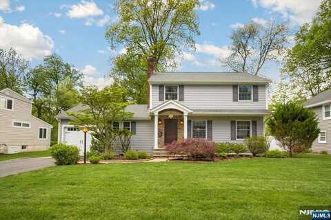 12 Borden Place, Livingston, NJ 07039
