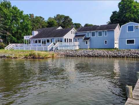 2215 Ditchley Road, Kilmarnock, VA 22473