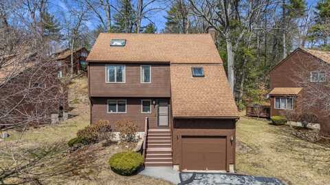 11 Gloucester Lane, Nashua, NH 03063