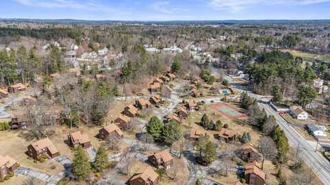 11 Gloucester Lane, Nashua, NH 03063