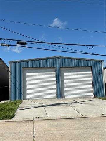 513 E VIRTUE Street, Chalmette, LA 70043
