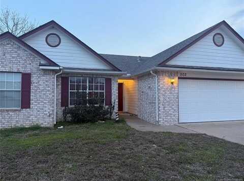 502 W Redwood Street, Coweta, OK 74429