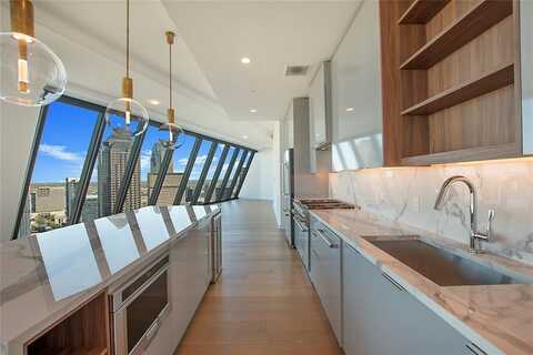 1800 N Field Street, Dallas, TX 75202