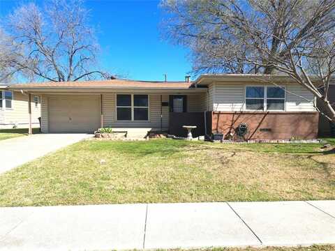 2704 Binyon Street, Fort Worth, TX 76133