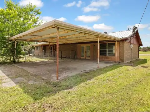 110 Twin Circle, Wortham, TX 76693