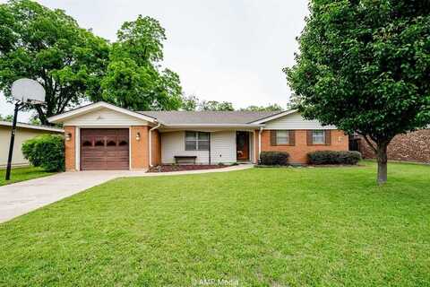 2302 13th, Brownwood, TX 76801