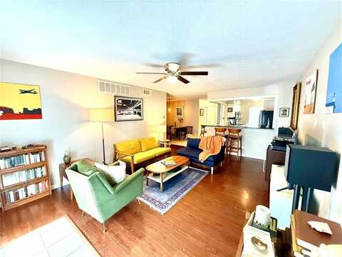4046 Ridglea Country Club Drive, Fort Worth, TX 76126