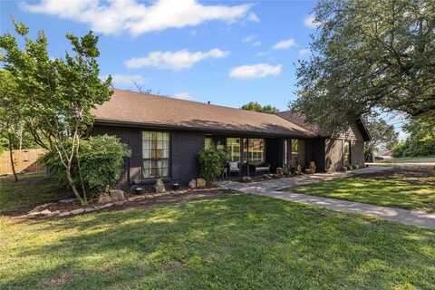 1105 Charles Street, Weatherford, TX 76086