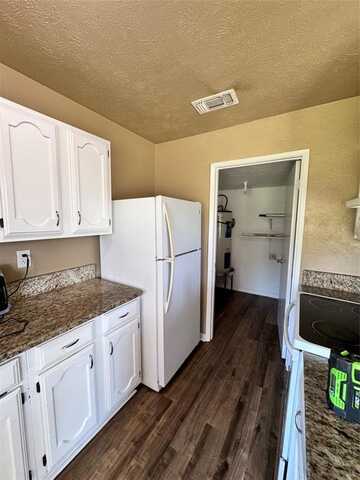 5664 Painter Street, The Colony, TX 75056