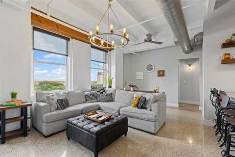 221 W Lancaster Avenue, Fort Worth, TX 76102