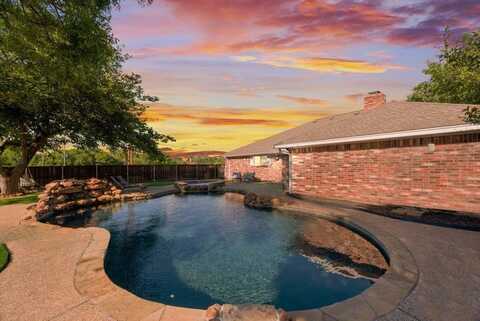 561 Medina Drive, Highland Village, TX 75077