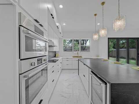 1943 Mcbroom Street, Dallas, TX 75212