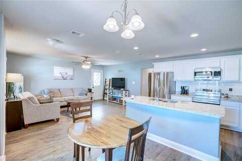 806 Chase Avenue, Cleburne, TX 76031