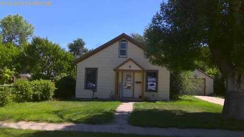 513 Black Hills Ave, Alliance, NE 69301