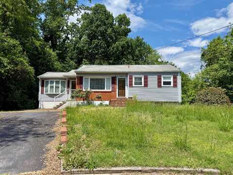 1402 Colchester Rd, Woodbridge, VA 22191