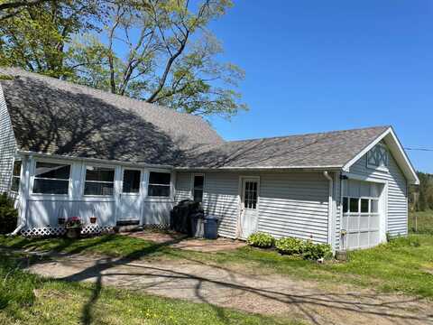 886 County Road 18, Oxford, NY 13830